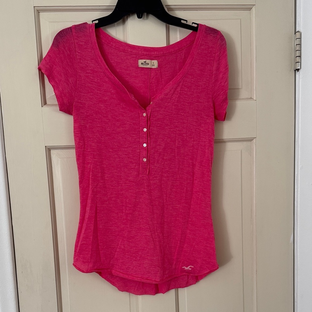 Hollister Women's Bright Pink Short Sleeve Tee